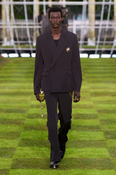 Look 20